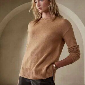 Banana Republic Factory / Essential Sweater in Camel Heather